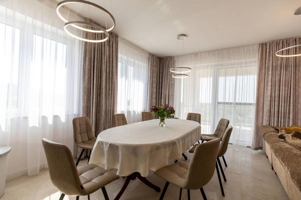 Legyesbenye Aszuvilag Rezidencia With Sauna & Jacuzzi מראה חיצוני תמונה