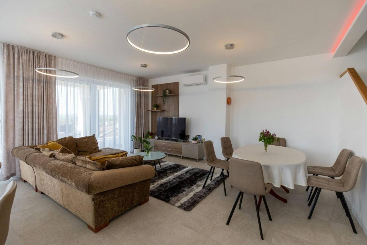 Legyesbenye Aszuvilag Rezidencia With Sauna & Jacuzzi מראה חיצוני תמונה
