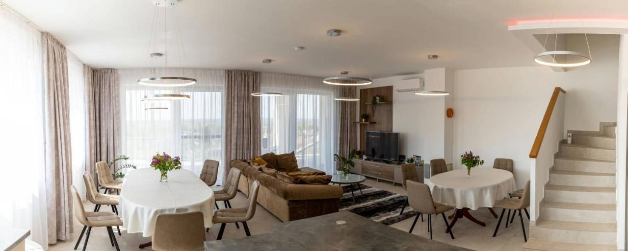 Legyesbenye Aszuvilag Rezidencia With Sauna & Jacuzzi מראה חיצוני תמונה