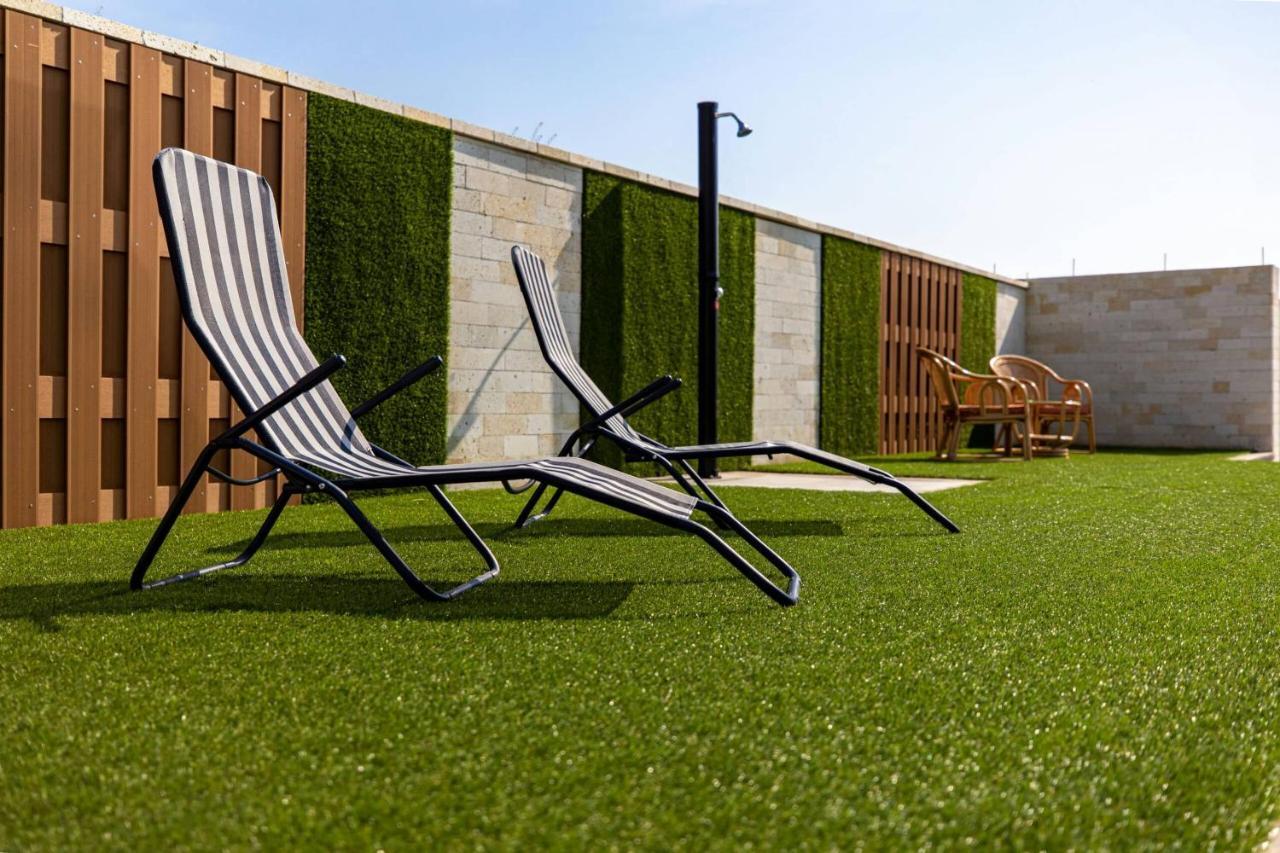 Legyesbenye Aszuvilag Rezidencia With Sauna & Jacuzzi מראה חיצוני תמונה