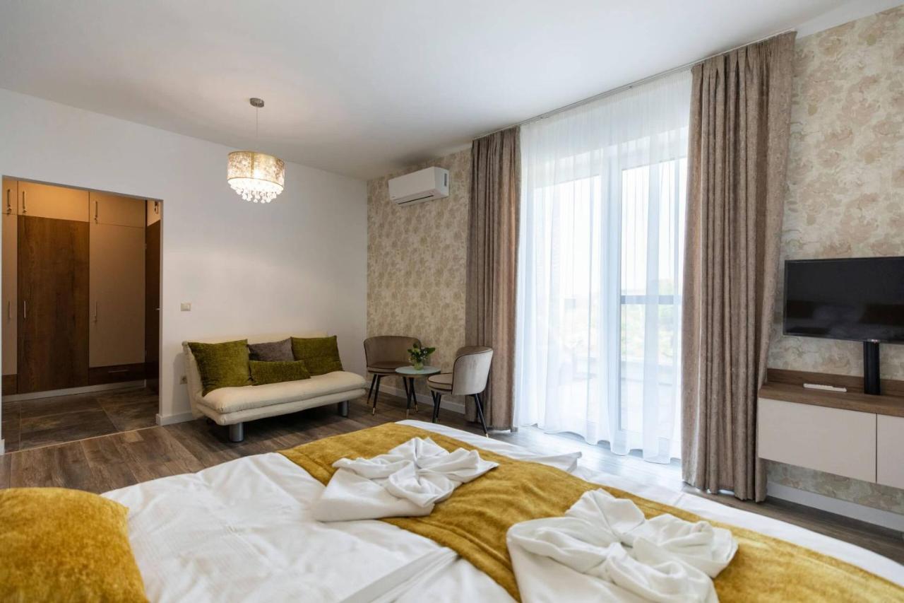 Legyesbenye Aszuvilag Rezidencia With Sauna & Jacuzzi מראה חיצוני תמונה