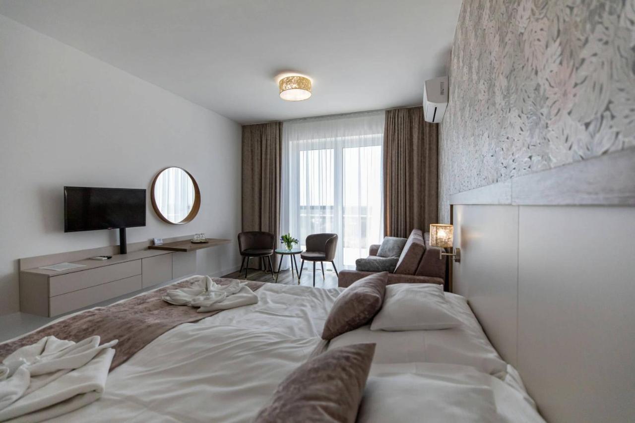 Legyesbenye Aszuvilag Rezidencia With Sauna & Jacuzzi מראה חיצוני תמונה