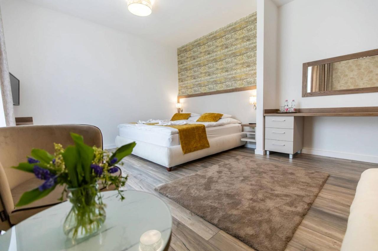 Legyesbenye Aszuvilag Rezidencia With Sauna & Jacuzzi מראה חיצוני תמונה