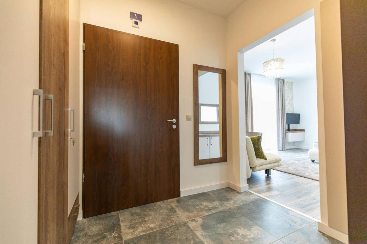 Legyesbenye Aszuvilag Rezidencia With Sauna & Jacuzzi מראה חיצוני תמונה