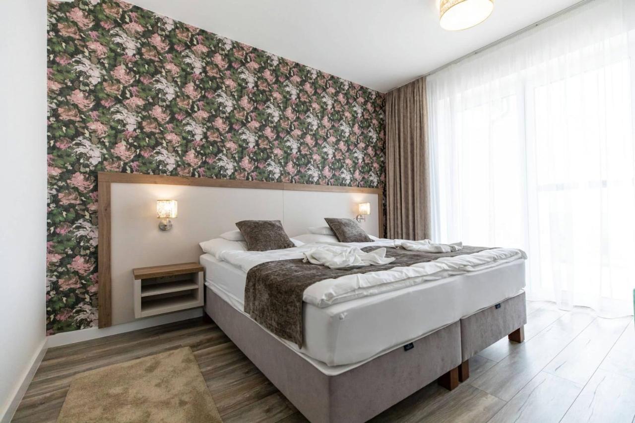Legyesbenye Aszuvilag Rezidencia With Sauna & Jacuzzi מראה חיצוני תמונה